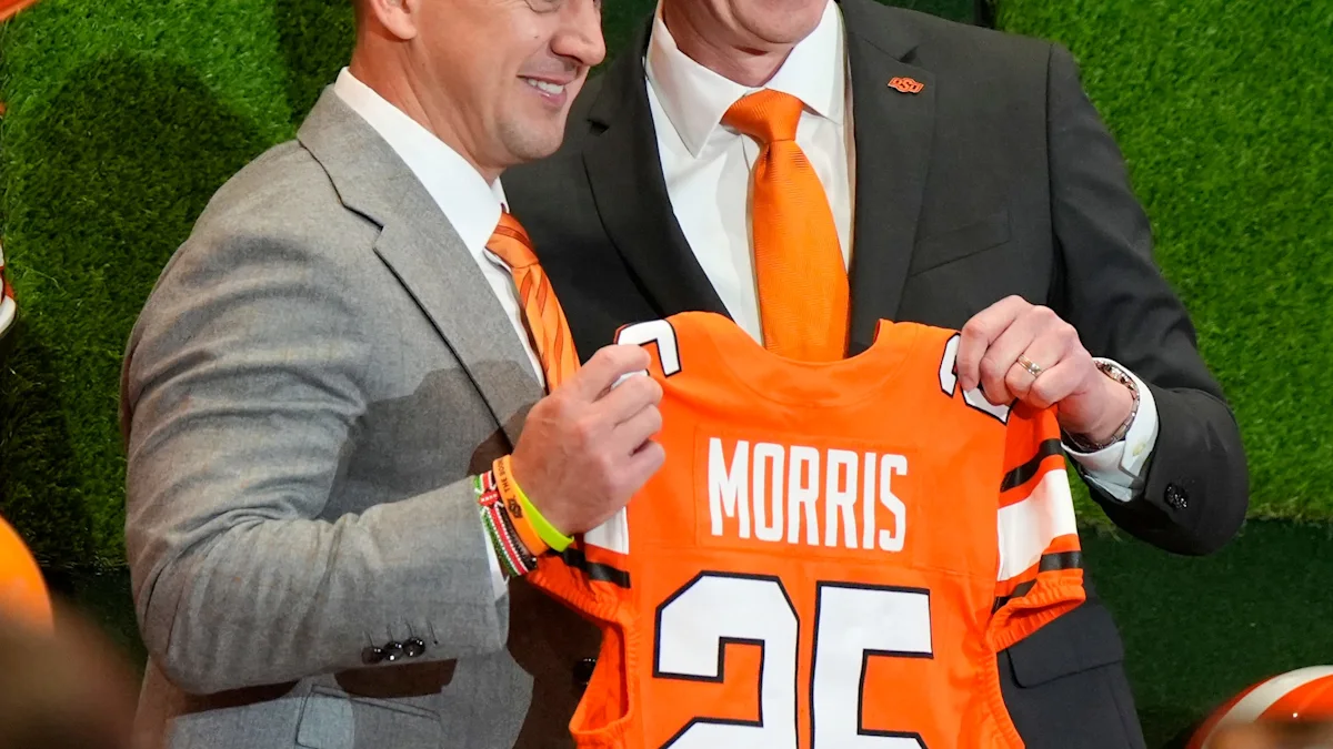 Eric Morris soutient Chad Weiberg