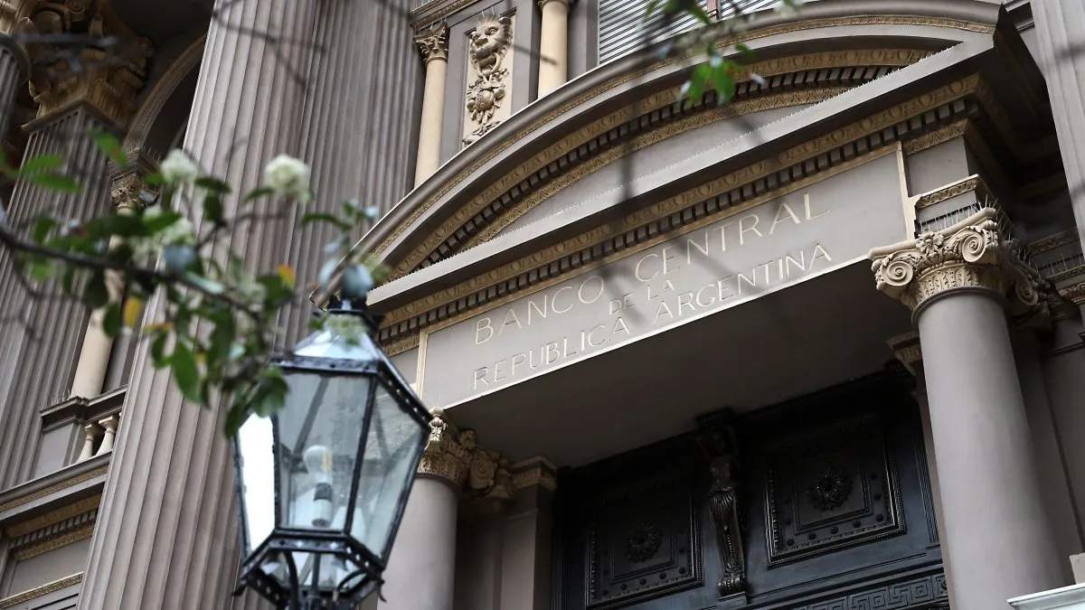 BCRA triplica compras de dólares