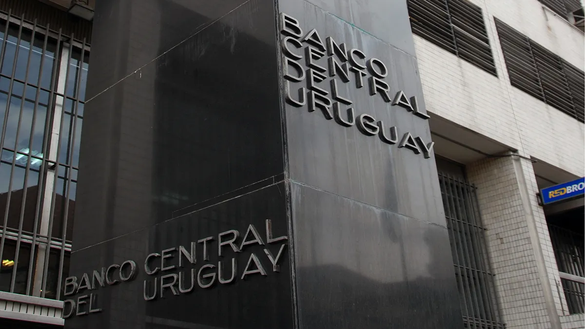 Uruguay sube tasa de política