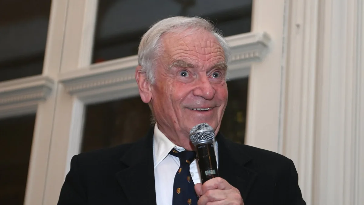 Jeffrey Archer Dies
