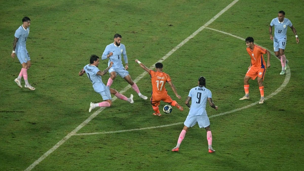Uruguay gana 6-1