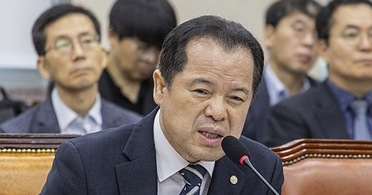 선관위, 창설 이래 가장 무거운 시련