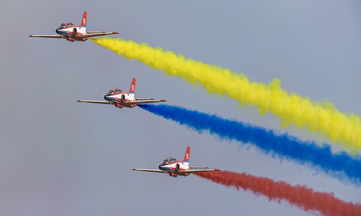Laos Aviation Academy Opens