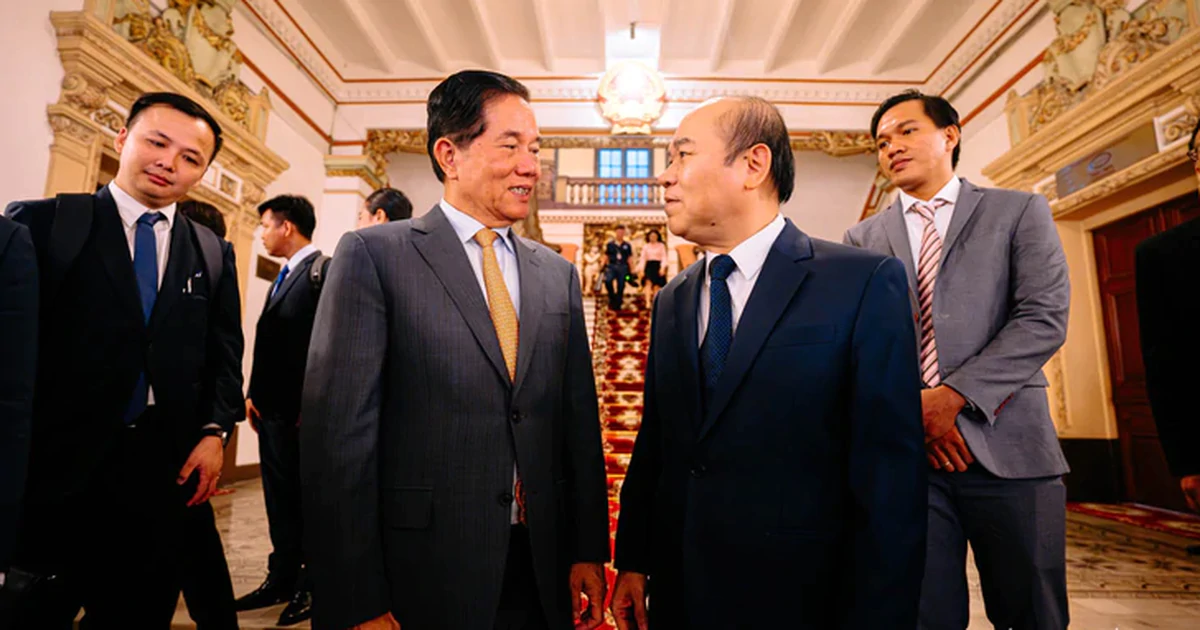 Cambodia, Laos Strengthen Ties