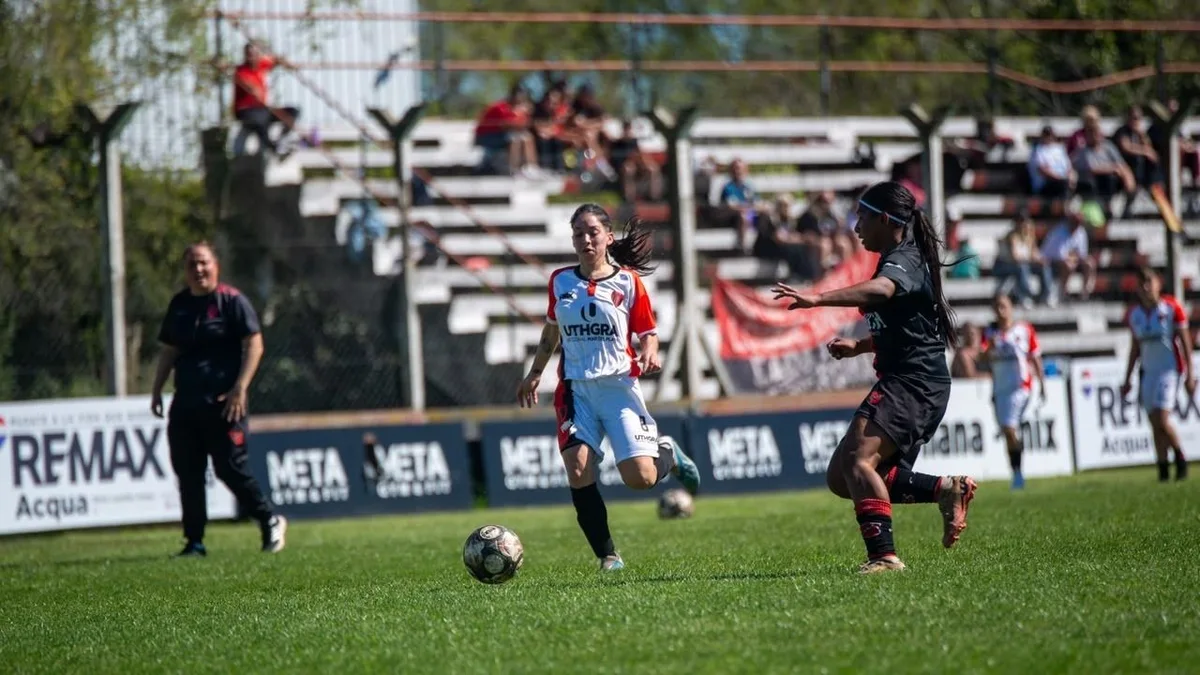 Partido de fútbol femenino