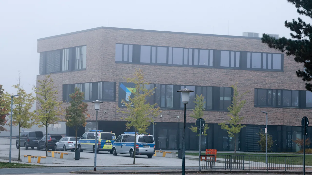 Entwarnung nach Großeinsatz an Schule in Niedersachsen