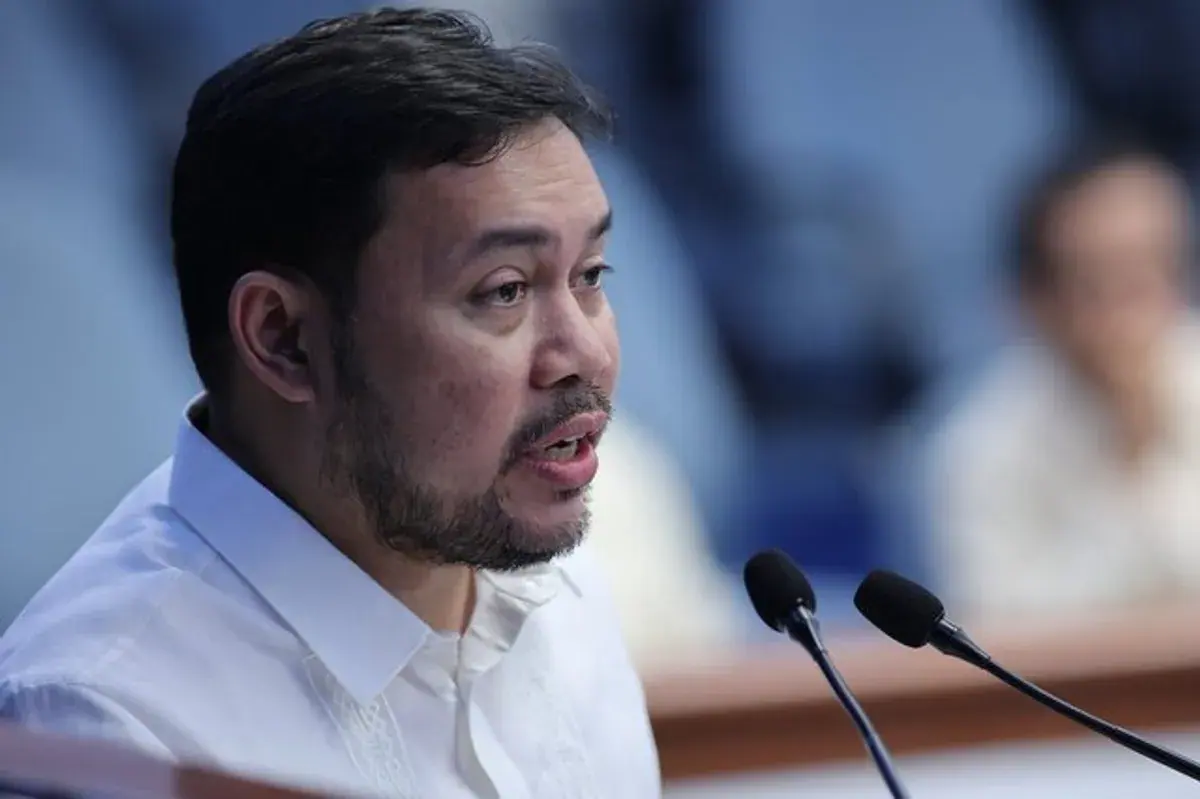 Villar Joins Senate Majority